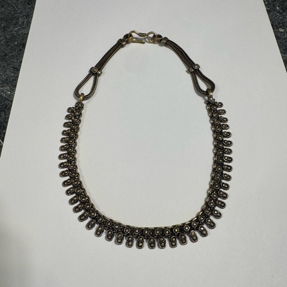 Lovely Vintage Intricately Designed Silver Scalloped Disc Collar Necklace - Picture 9 of 16